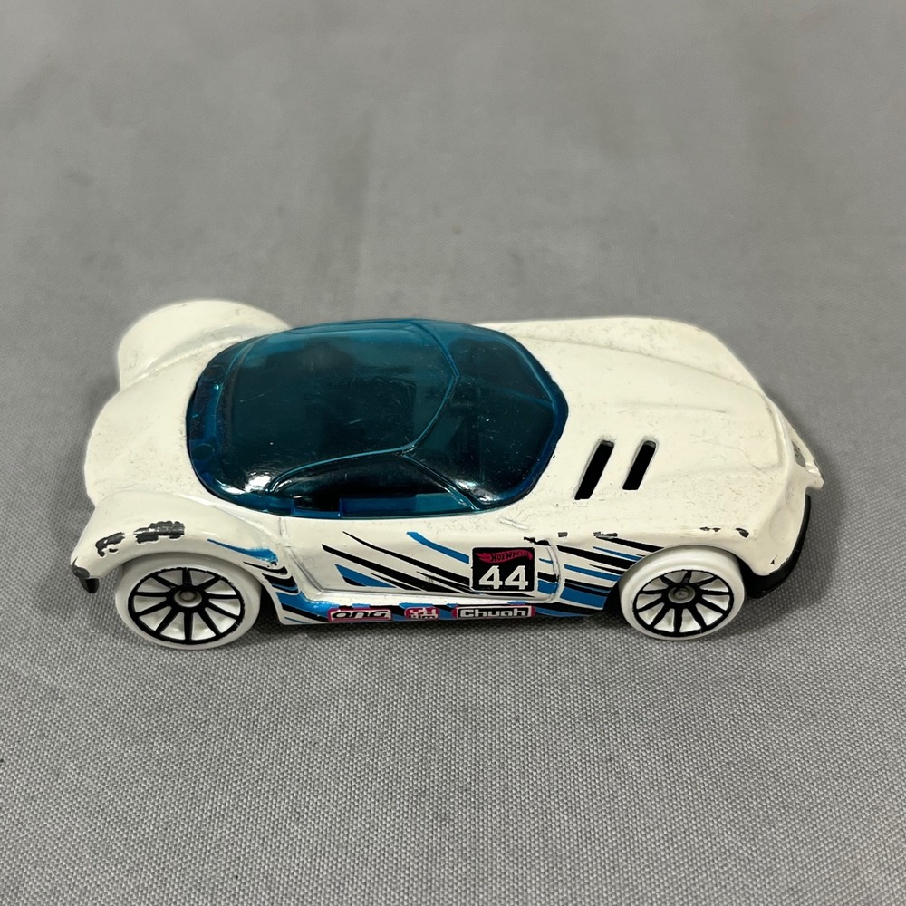 Hot Wheels Golden Arrow White Blue Racing #44 Diecast Car 2012 Mattel J48